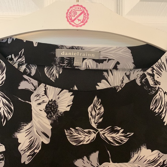 Womens blouse - Picture 3 of 3